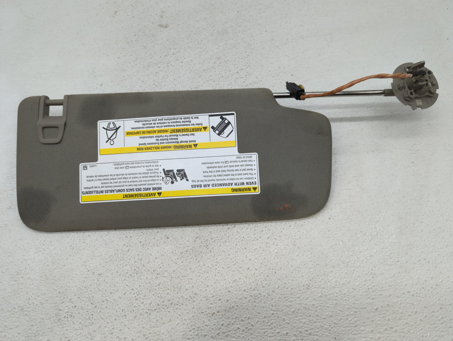 2019-2020 Cadillac Xt4 Sun Visor Shade Replacement Driver Left Mirror Fits Fits 2019 2020 OEM Used Auto Parts - Oemusedautop