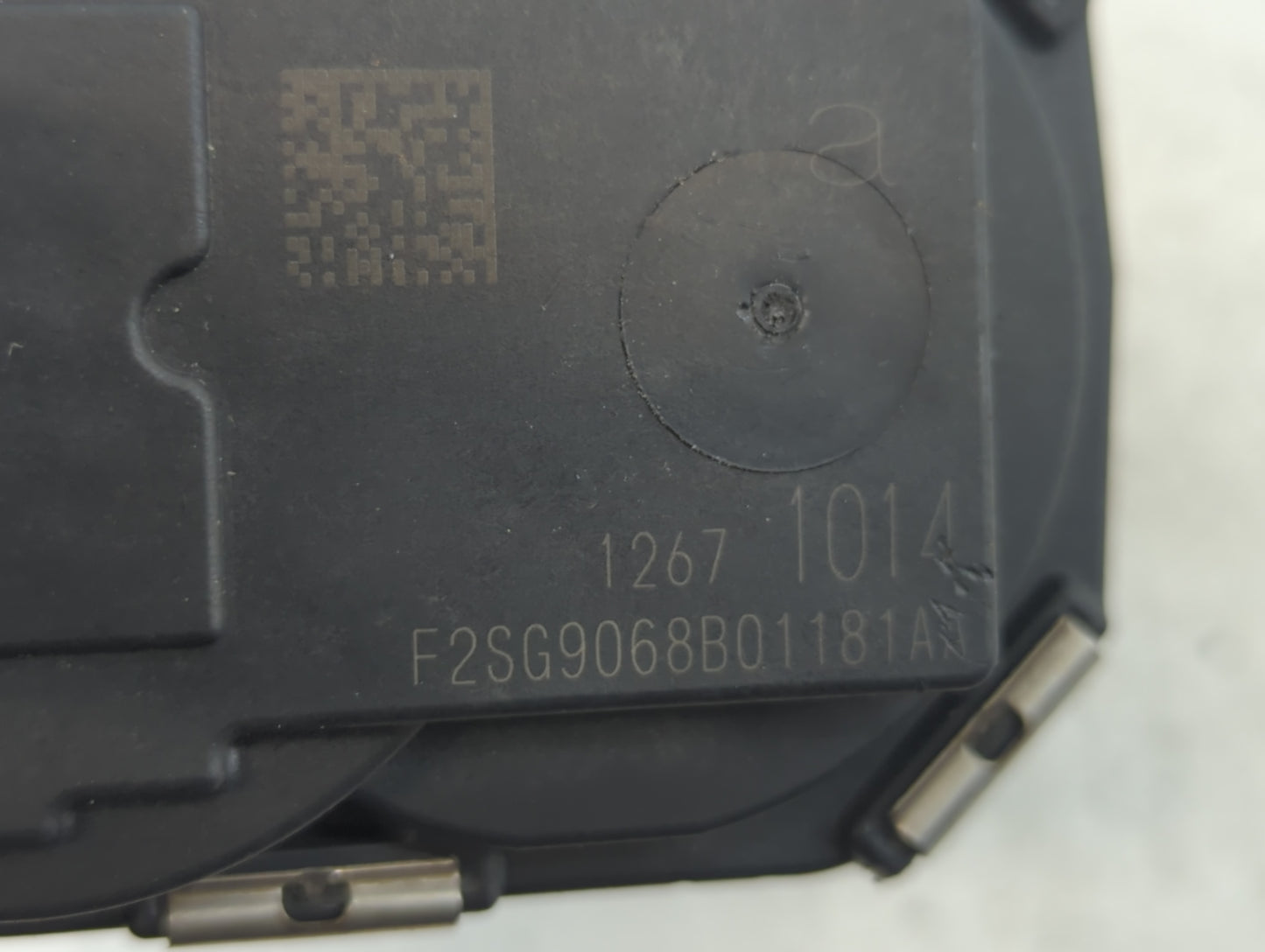 2017-2020 Cadillac Xt5 Throttle Body P/N:F2SG6333B03731AA 12671014 Fits Fits 2016 2017 2018 2019 2020 2021 2022 OEM Used Aut
