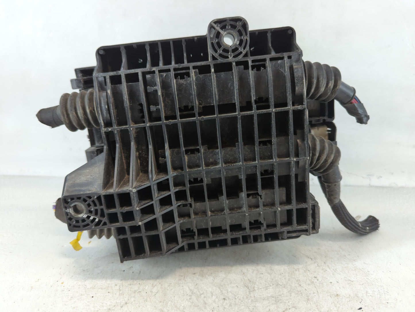 2017-2019 Cadillac Xt5 Fusebox Fuse Box Panel Relay Module P/N:7154-0936-30 Fits Fits 2017 2018 2019 OEM Used Auto Parts - O