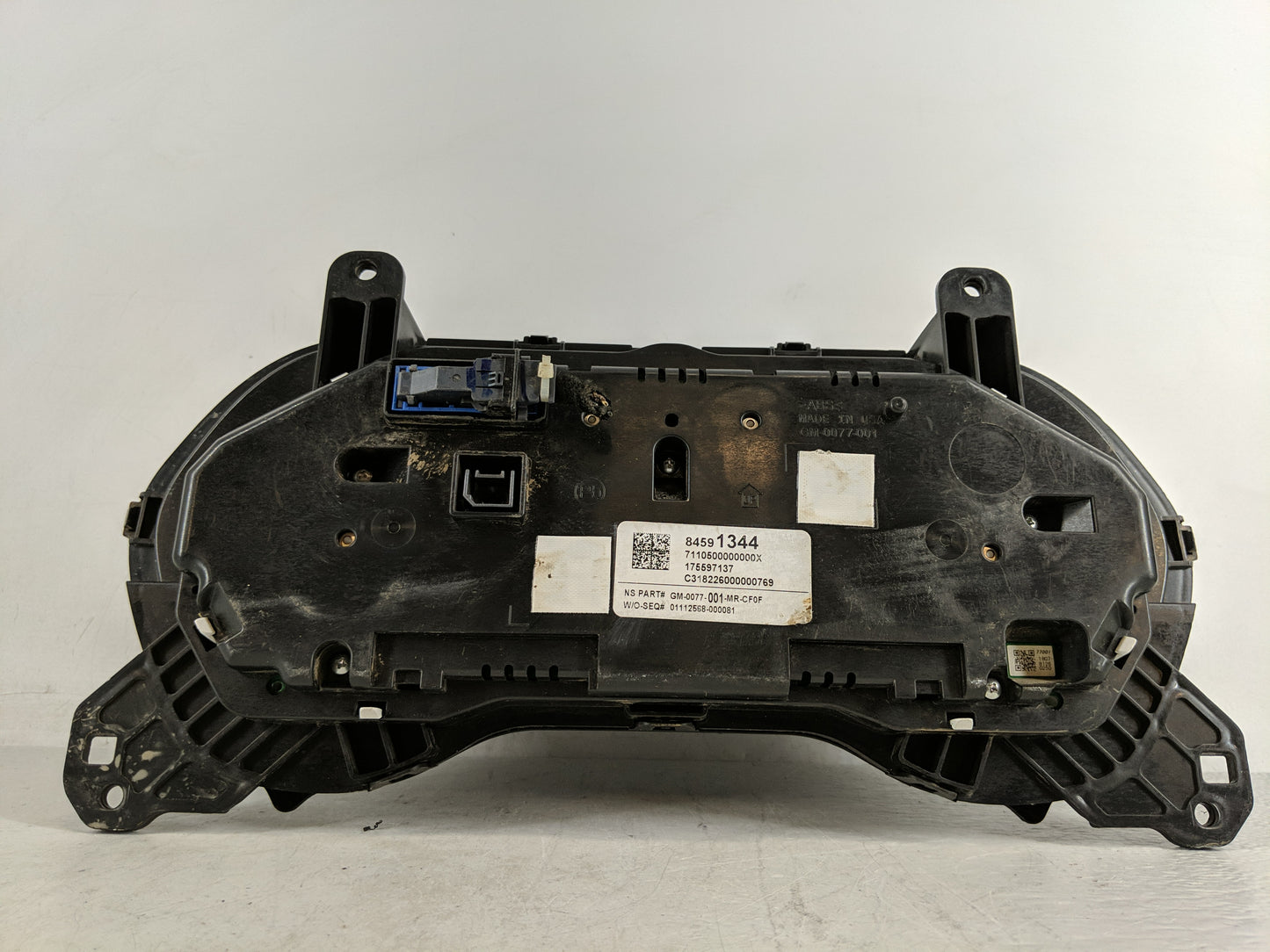 2019-2020 Chevrolet Camaro Instrument Cluster Speedometer Gauges P/N:84591344 Fits Fits 2019 2020 OEM Used Auto Parts - Oemu