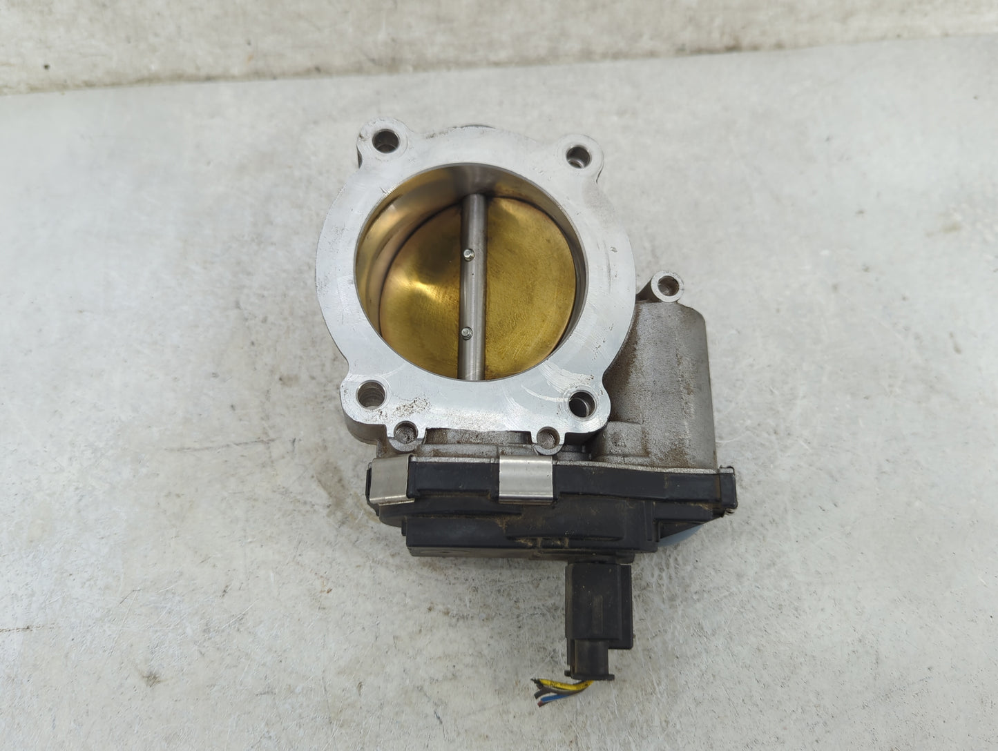 2016-2021 Chevrolet Camaro Throttle Body P/N:F2SG9082B05691AA Fits Fits 2016 2017 2018 2019 2020 2021 2022 OEM Used Auto Par