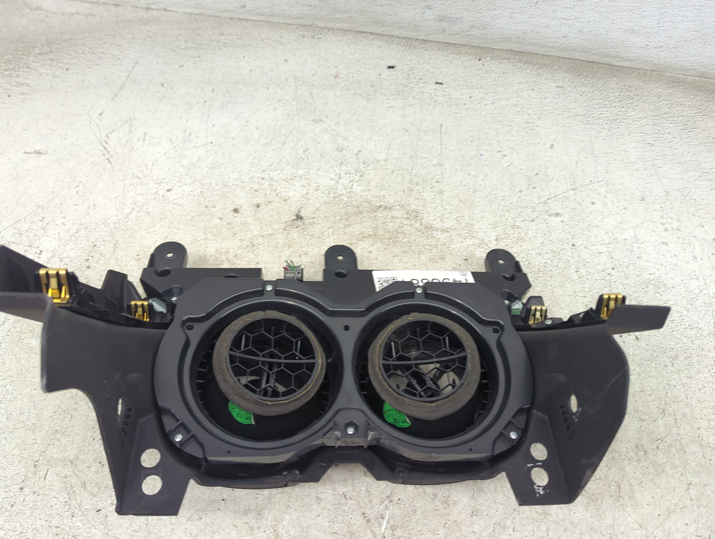 2018-2021 Chevrolet Camaro Climate Control Module Temperature AC/Heater Replacement Fits Fits 2018 2019 2020 2021 OEM Used A