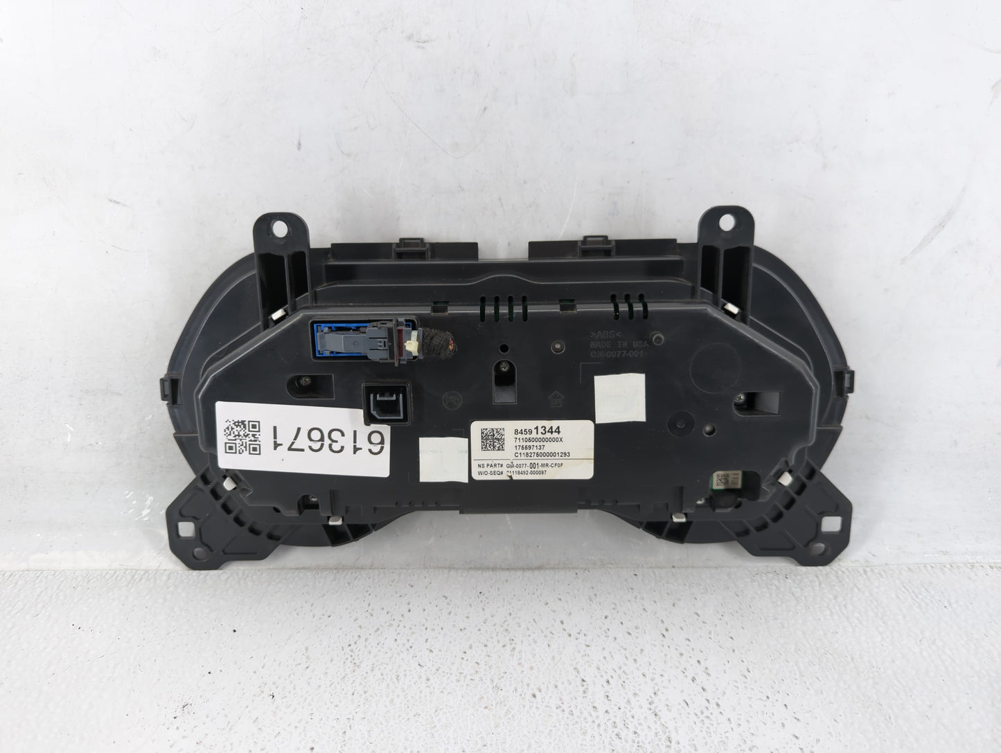 2019-2020 Chevrolet Camaro Instrument Cluster Speedometer Gauges P/N:84591344 Fits Fits 2019 2020 OEM Used Auto Parts - Oemu