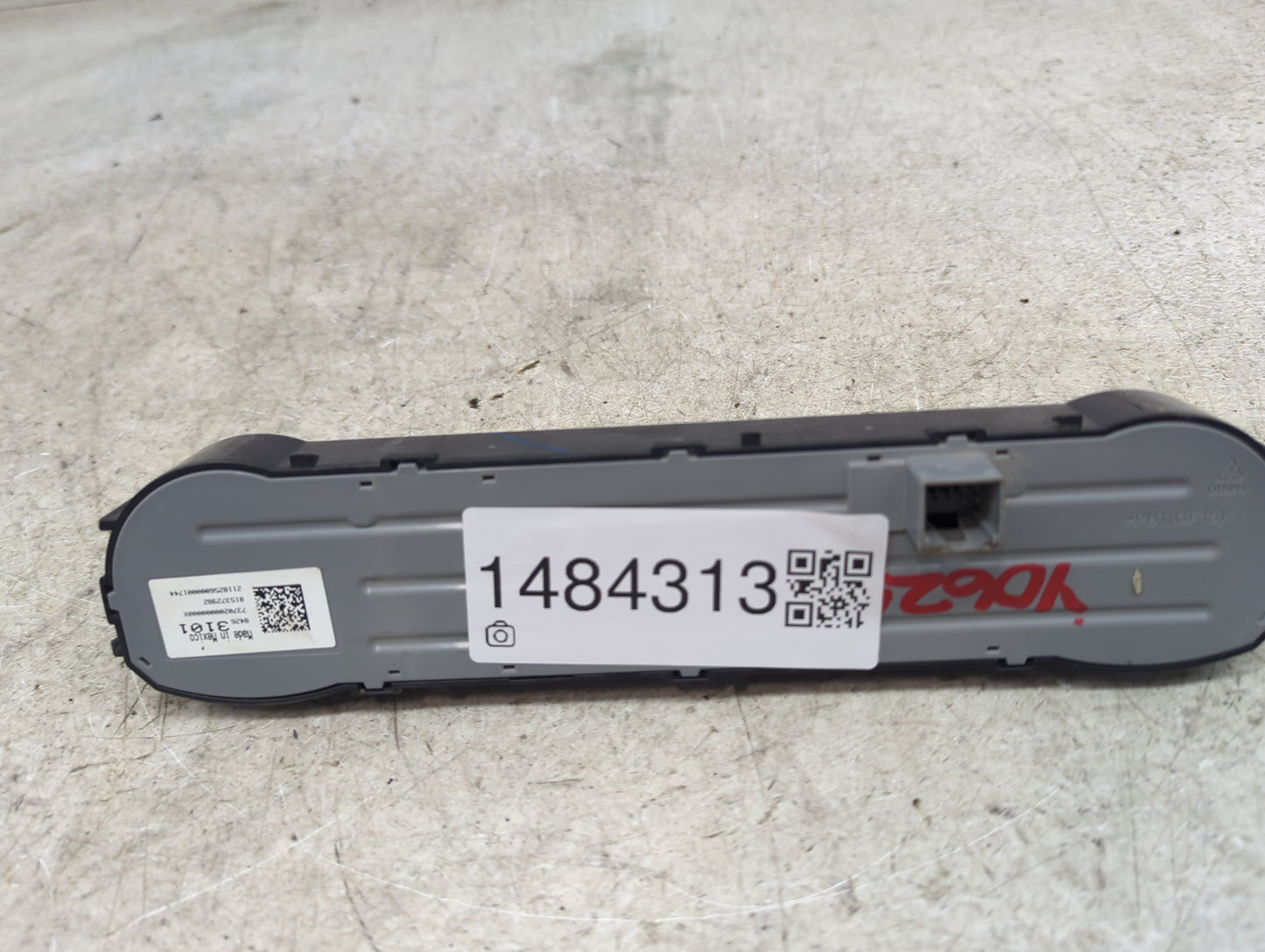 2019 Chevrolet Colorado Climate Control Module Temperature AC/Heater Replacement Fits OEM Used Auto Parts - Oemusedautoparts