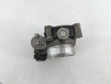 2016-2018 Chevrolet Colorado Throttle Body P/N:12670839AA 12627217DA Fits Fits 2016 2017 2018 2019 OEM Used Auto Parts