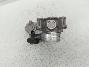 2017-2018 Chevrolet Cruze Throttle Body P/N:12671379AA Fits Fits 2017 2018 OEM Used Auto Parts