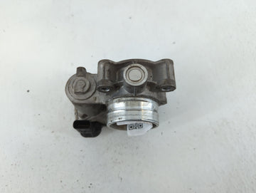 2017-2019 Chevrolet Cruze Throttle Body P/N:12671379AA Fits Fits 2016 2017 2018 2019 2020 2021 2022 OEM Used Auto Parts