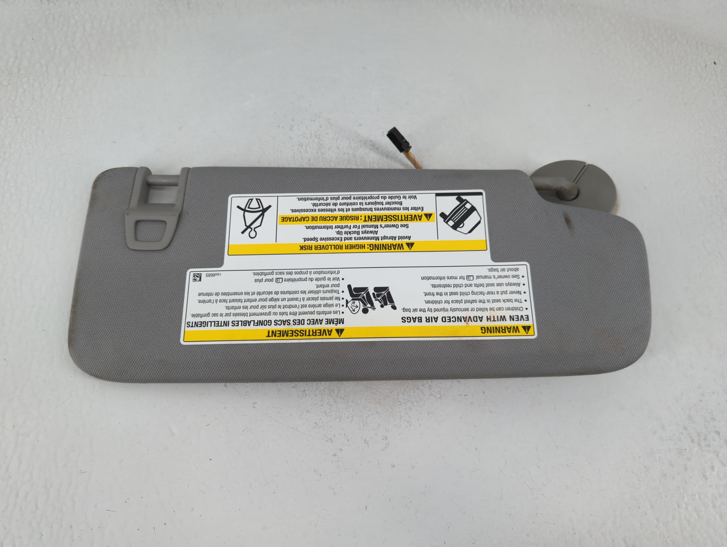 2018-2019 Chevrolet Equinox Sun Visor Shade Replacement Passenger Right Mirror Fits Fits 2018 2019 OEM Used Auto Parts - Oem