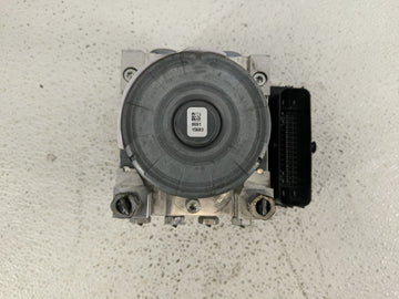 2018-2019 Chevrolet Equinox ABS Pump Control Module Replacement P/N:84560131 Fits Fits 2018 2019 2020 2021 OEM Used Auto Parts