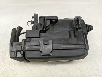 2018-2022 Chevrolet Equinox Fusebox Fuse Box Panel Relay Module P/N:84809671 Fits Fits 2018 2019 2020 2021 2022 OEM Used Auto Parts