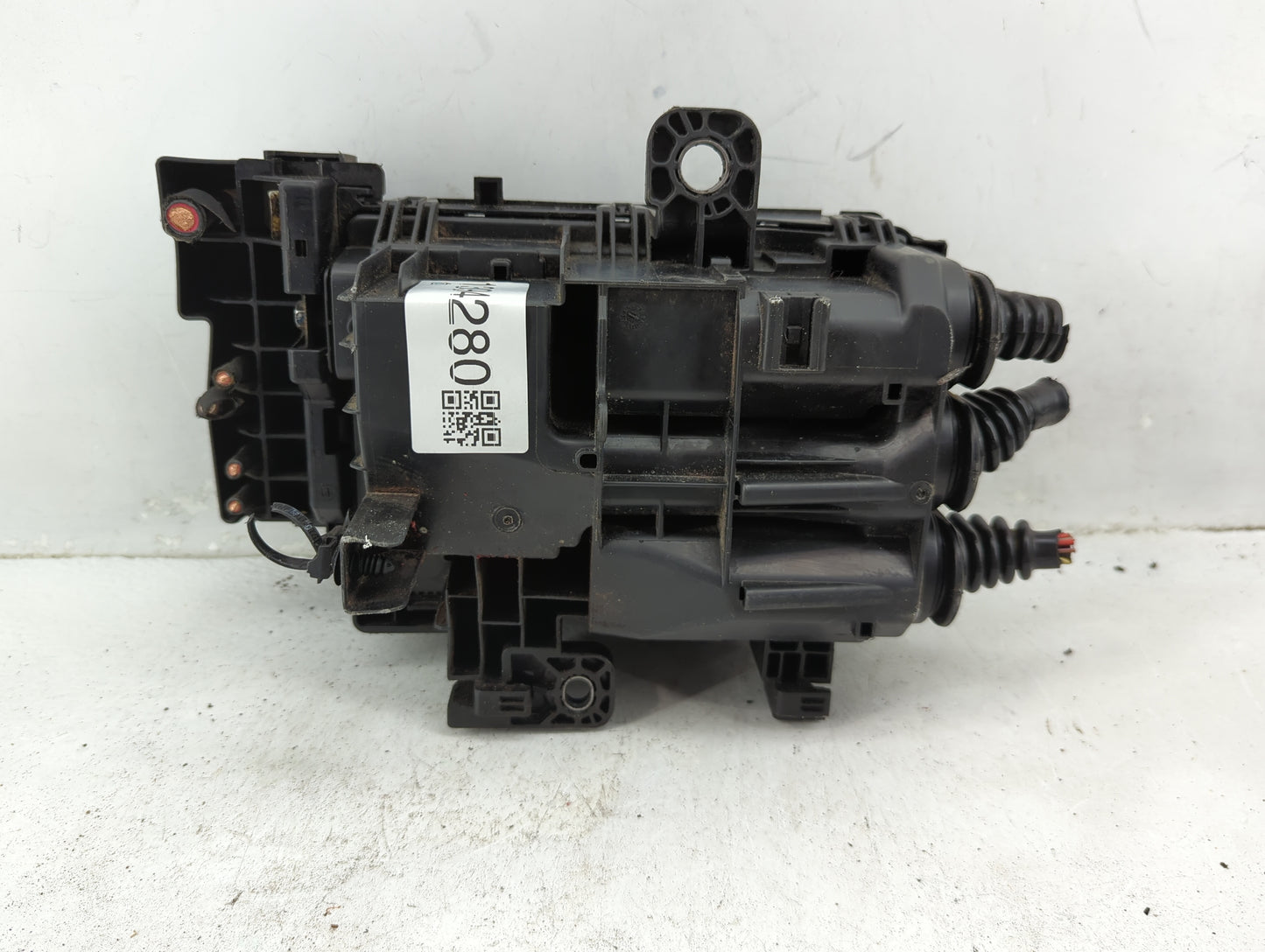 2018-2022 Chevrolet Equinox Fusebox Fuse Box Panel Relay Module P/N:812461952 23246682 Fits Fits 2018 2019 2020 2021 2022 OE