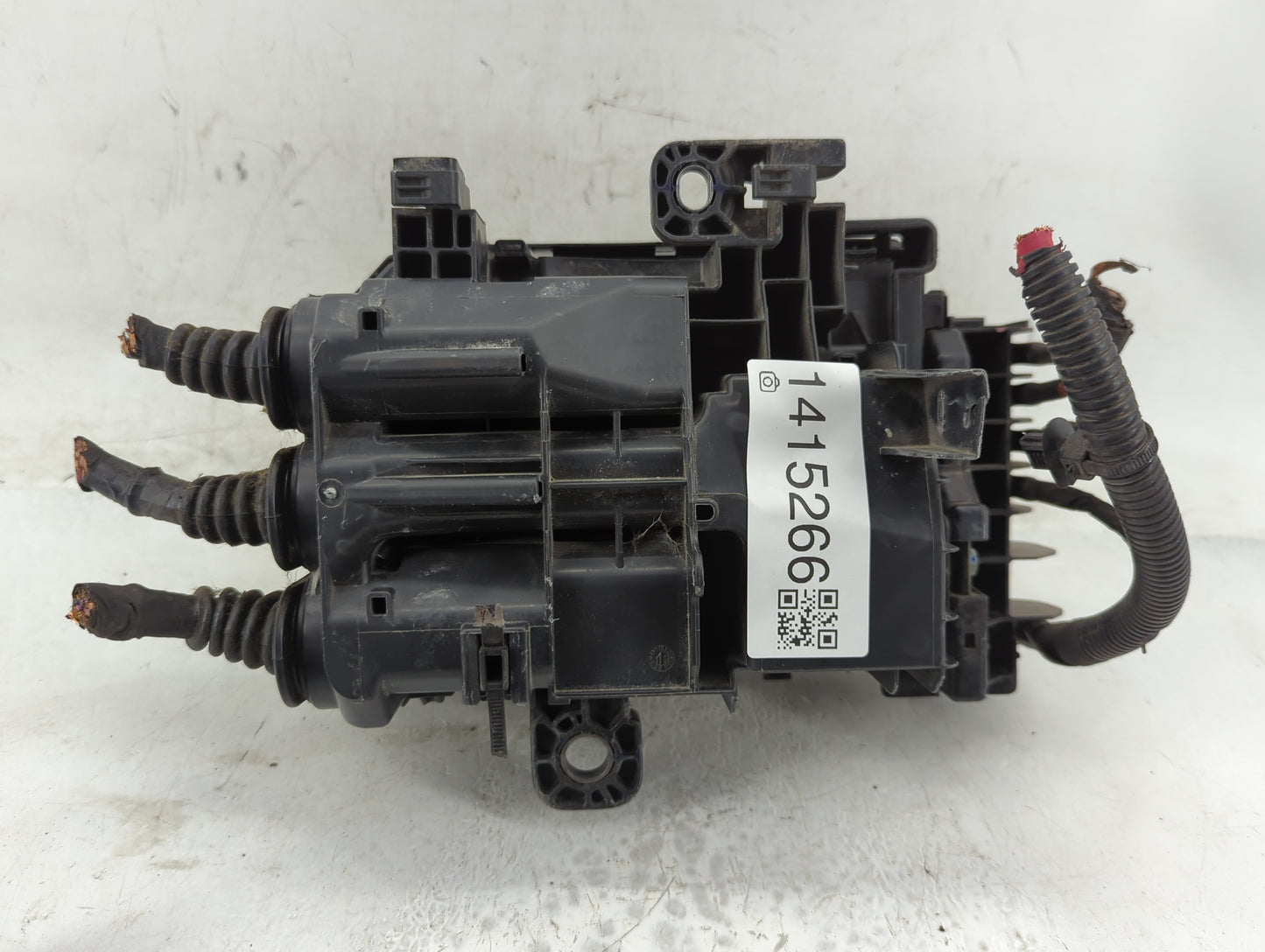 2018-2022 Chevrolet Equinox Fusebox Fuse Box Panel Relay Module P/N:812461952 84582317 Fits Fits 2018 2019 2020 2021 2022 OE