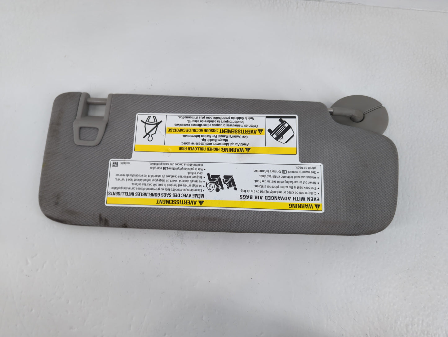 2018-2019 Chevrolet Equinox Sun Visor Shade Replacement Passenger Right Mirror Fits Fits 2018 2019 OEM Used Auto Parts - Oem