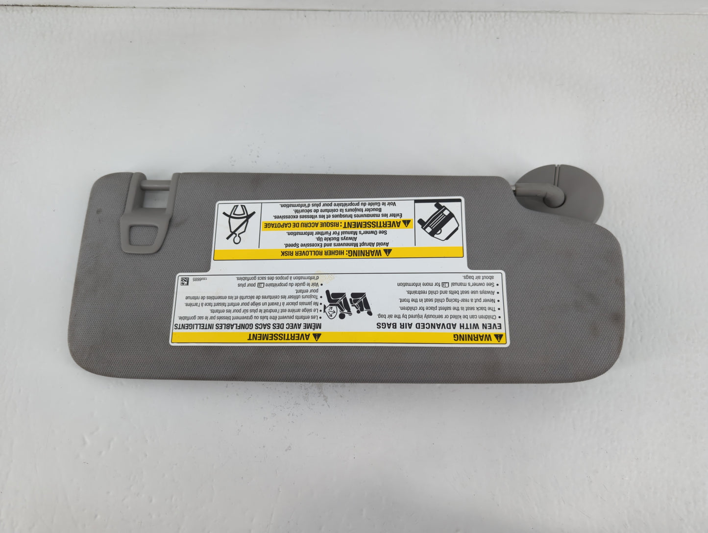 2018-2019 Chevrolet Equinox Sun Visor Shade Replacement Passenger Right Mirror Fits Fits 2018 2019 OEM Used Auto Parts - Oem