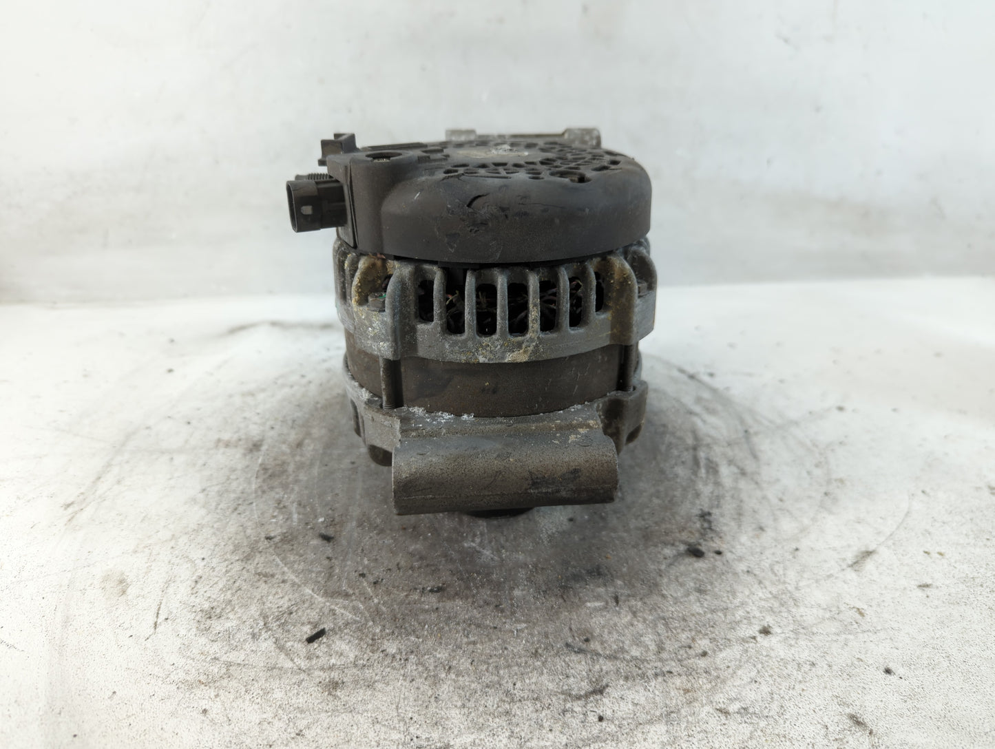 2018-2022 Chevrolet Equinox Alternator Replacement Generator Charging Assembly Engine OEM P/N:0 126 312 142 Fits OEM Used Au