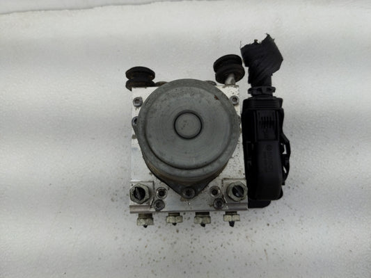 2017-2020 Chevrolet Impala ABS Pump Control Module Replacement P/N:84092226 Fits Fits 2017 2018 2019 2020 OEM Used Auto Parts