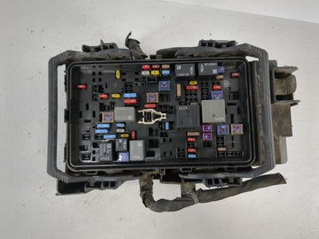 2019 Chevrolet Malibu Fusebox Fuse Box Panel Relay Module P/N:845333822LS GM9814, GM13500128 Fits OEM Used Auto Parts