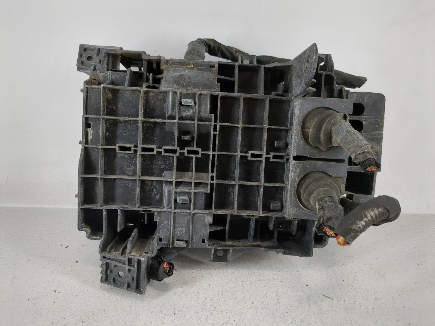 2019 Chevrolet Malibu Fusebox Fuse Box Panel Relay Module P/N:845333822LS GM9814, GM13500128 Fits OEM Used Auto Parts - Oemu