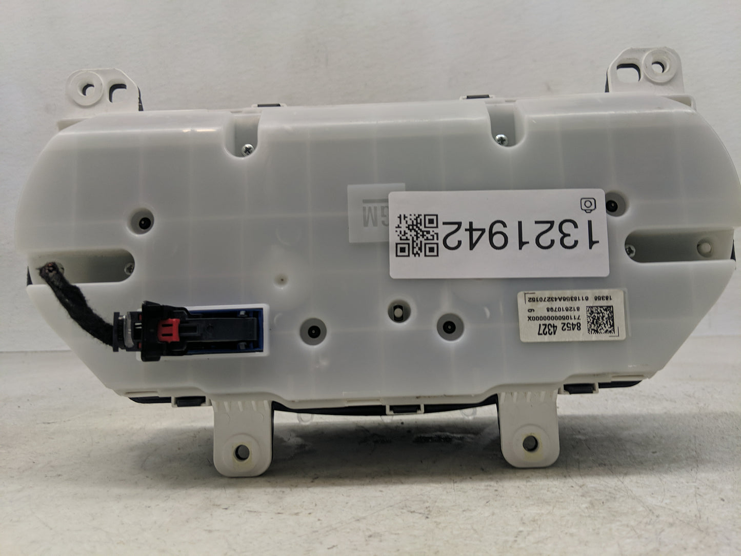 2019 Chevrolet Malibu Instrument Cluster Speedometer Gauges P/N:84524327 Fits OEM Used Auto Parts - Oemusedautoparts1.com