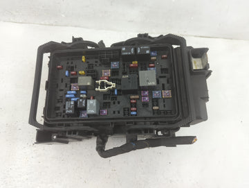 2019-2021 Chevrolet Malibu Fusebox Fuse Box Panel Relay Module P/N:84586305 Fits Fits 2019 2020 2021 OEM Used Auto Parts
