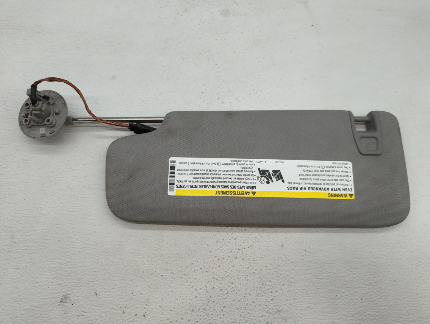 2016-2019 Chevrolet Malibu Sun Visor Shade Replacement Passenger Right Mirror Fits Fits 2016 2017 2018 2019 OEM Used Auto Pa