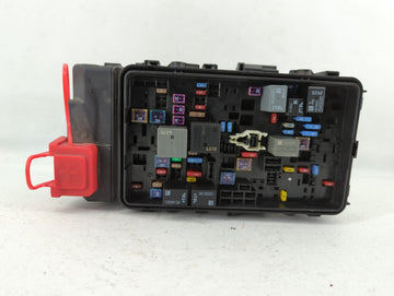 2018-2019 Chevrolet Malibu Fusebox Fuse Box Panel Relay Module P/N:84586305 84586306, 84181106 Fits Fits 2018 2019 OEM Used Auto Parts