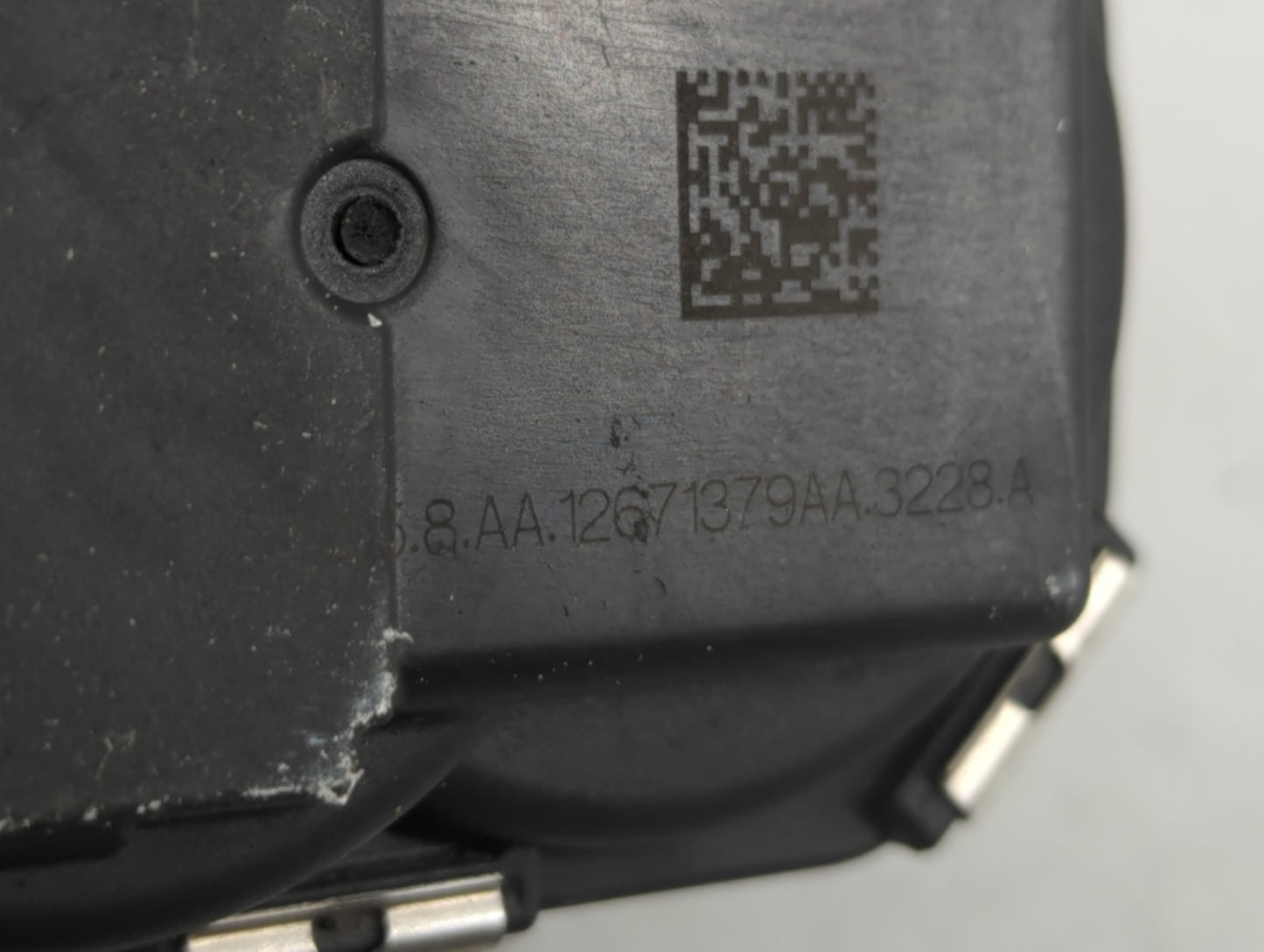 2016-2021 Chevrolet Malibu Throttle Body P/N:12671379AA Fits Fits 2016 2017 2018 2019 2020 2021 2022 OEM Used Auto Parts - O
