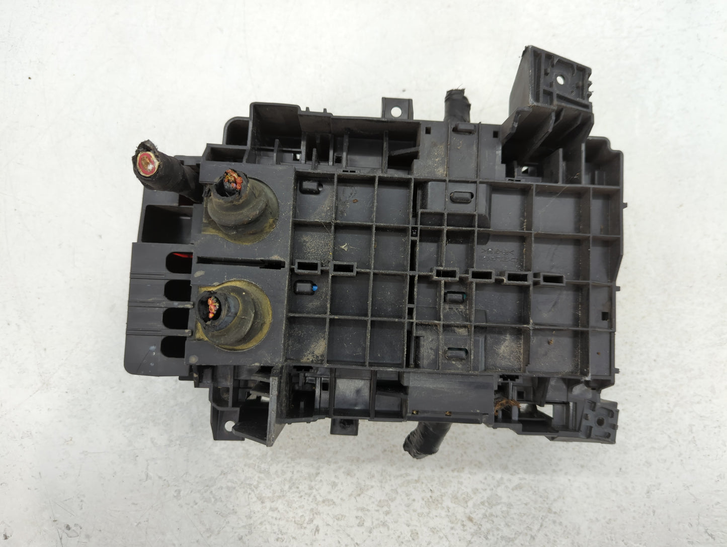 2018-2019 Chevrolet Malibu Fusebox Fuse Box Panel Relay Module P/N:PP-GF35 Fits Fits 2018 2019 OEM Used Auto Parts - Oemused