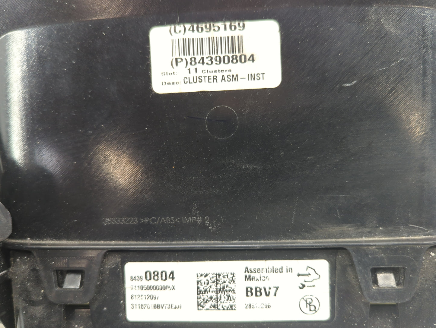 2018-2019 Chevrolet Silverado Instrument Cluster Speedometer Gauges P/N:84390804 4695169, 28333223 Miles: Fits Fits 2018 201