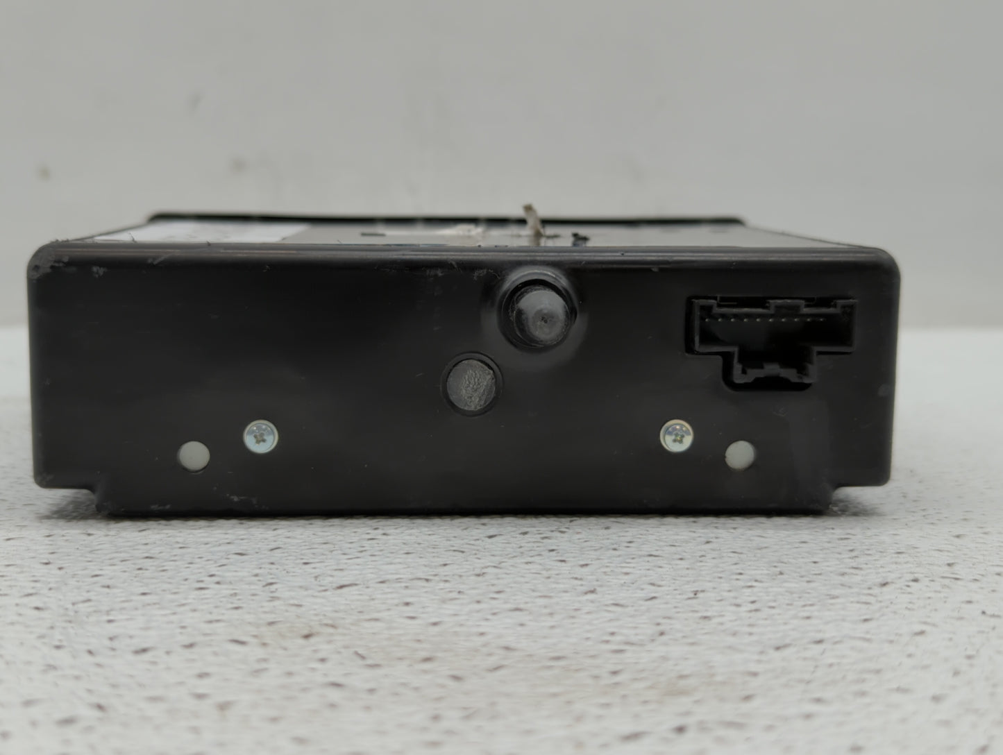 2015-2019 Chevrolet Silverado 1500 Radio AM FM Cd Player Receiver Replacement P/N:23369306 13594481 Fits OEM Used Auto Parts