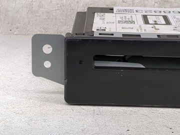 2019 Chevrolet Silverado 1500 Classic Radio AM FM Cd Player Receiver Replacement P/N:84016435 113000-6261B101 Fits Fits 2018 OEM Used Auto Parts