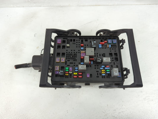 2017-2018 Chevrolet Silverado 2500 Fusebox Fuse Box Panel Relay Module Fits Fits 2017 2018 2019 OEM Used Auto Parts