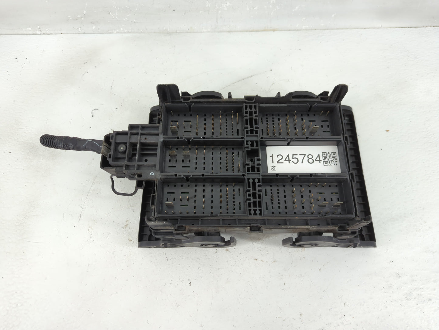 2017-2018 Chevrolet Silverado 2500 Fusebox Fuse Box Panel Relay Module Fits Fits 2017 2018 2019 OEM Used Auto Parts - Oemuse