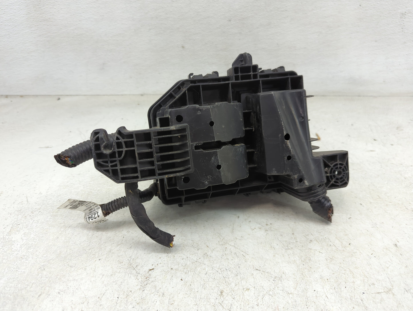 2017-2019 Chevrolet Spark Fusebox Fuse Box Panel Relay Module P/N:42686362 Fits Fits 2017 2018 2019 OEM Used Auto Parts - Oe