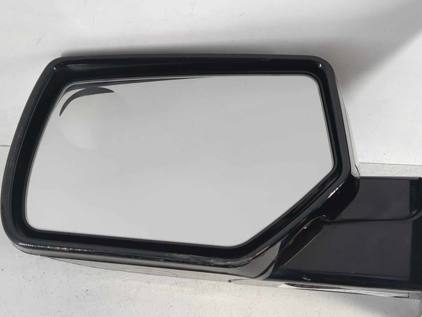 2019 Chevrolet Suburban 1500 Driver Side View Mirror - Left Door Mirror OEM Used - Oemusedautoparts1.com