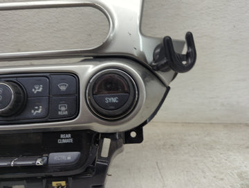 2017-2020 Chevrolet Tahoe Climate Control Module Temperature AC/Heater Replacement P/N:84258727 815372362 Fits OEM Used Auto Parts