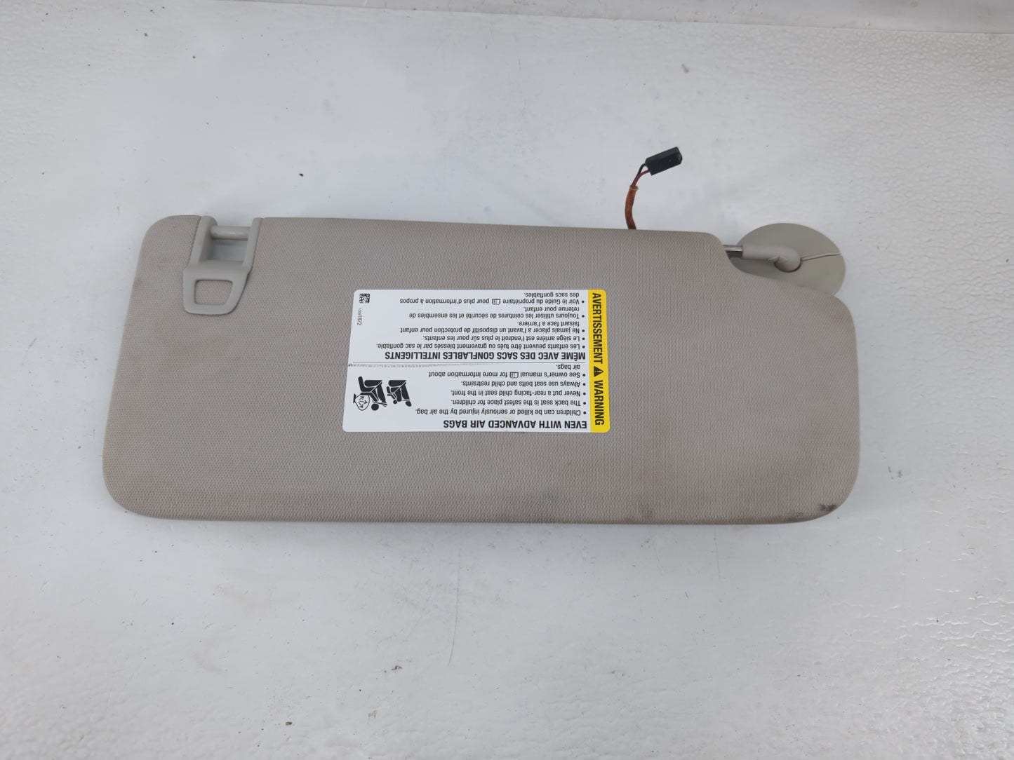 2018-2022 Chevrolet Traverse Sun Visor Shade Replacement Driver Left Mirror Fits Fits 2018 2019 2020 2021 2022 OEM Used Auto