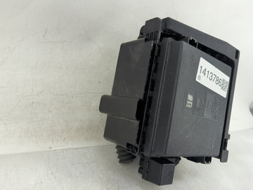 2018-2019 Chevrolet Traverse Fusebox Fuse Box Panel Relay Module Fits Fits 2018 2019 OEM Used Auto Parts