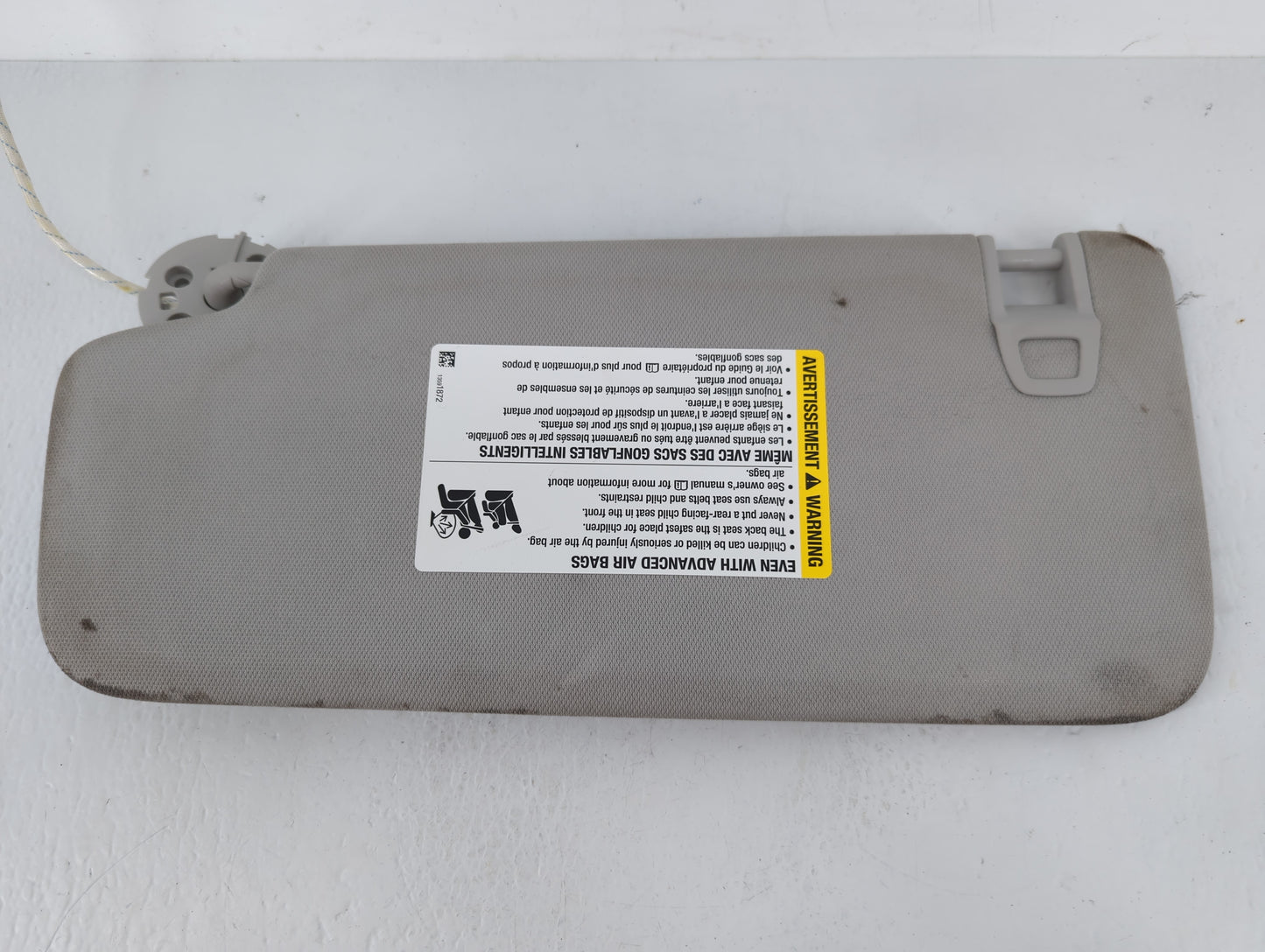 2018-2022 Chevrolet Traverse Sun Visor Shade Replacement Passenger Right Mirror Fits Fits 2018 2019 2020 2021 2022 OEM Used