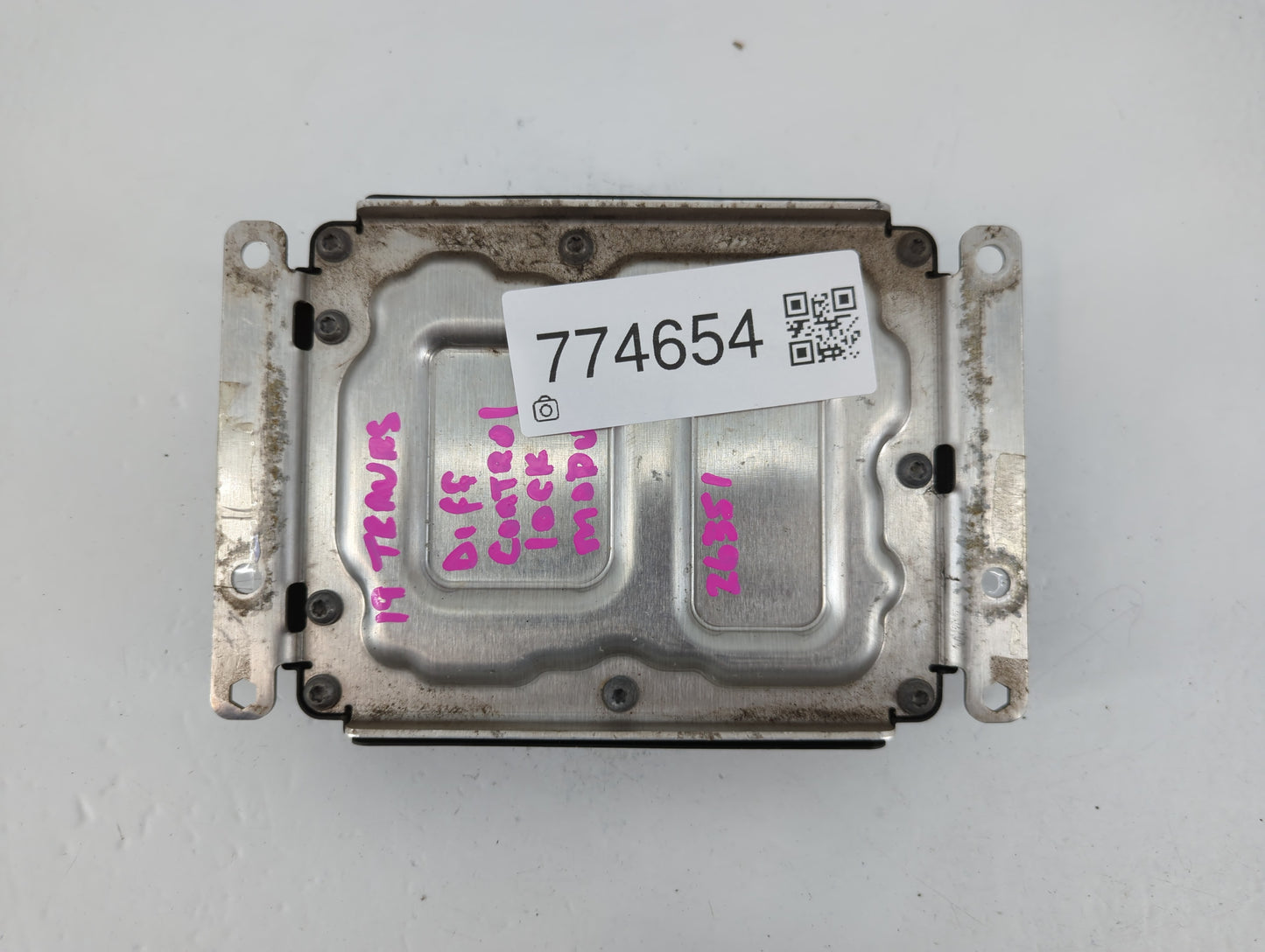 2018-2022 Chevrolet Traverse Chassis Control Module Ccm Bcm Body Control - Oemusedautoparts1.com