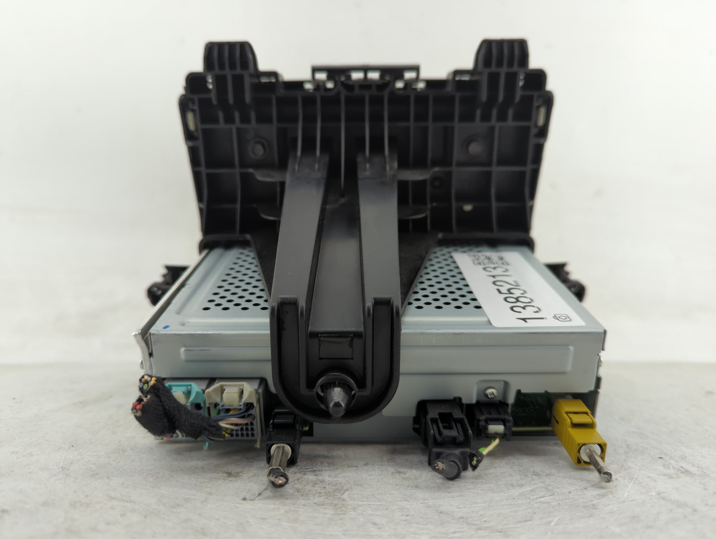 2017-2020 Chevrolet Trax Radio AM FM Cd Player Receiver Replacement P/N:84610605 Fits Fits 2017 2018 2019 2020 OEM Used Auto