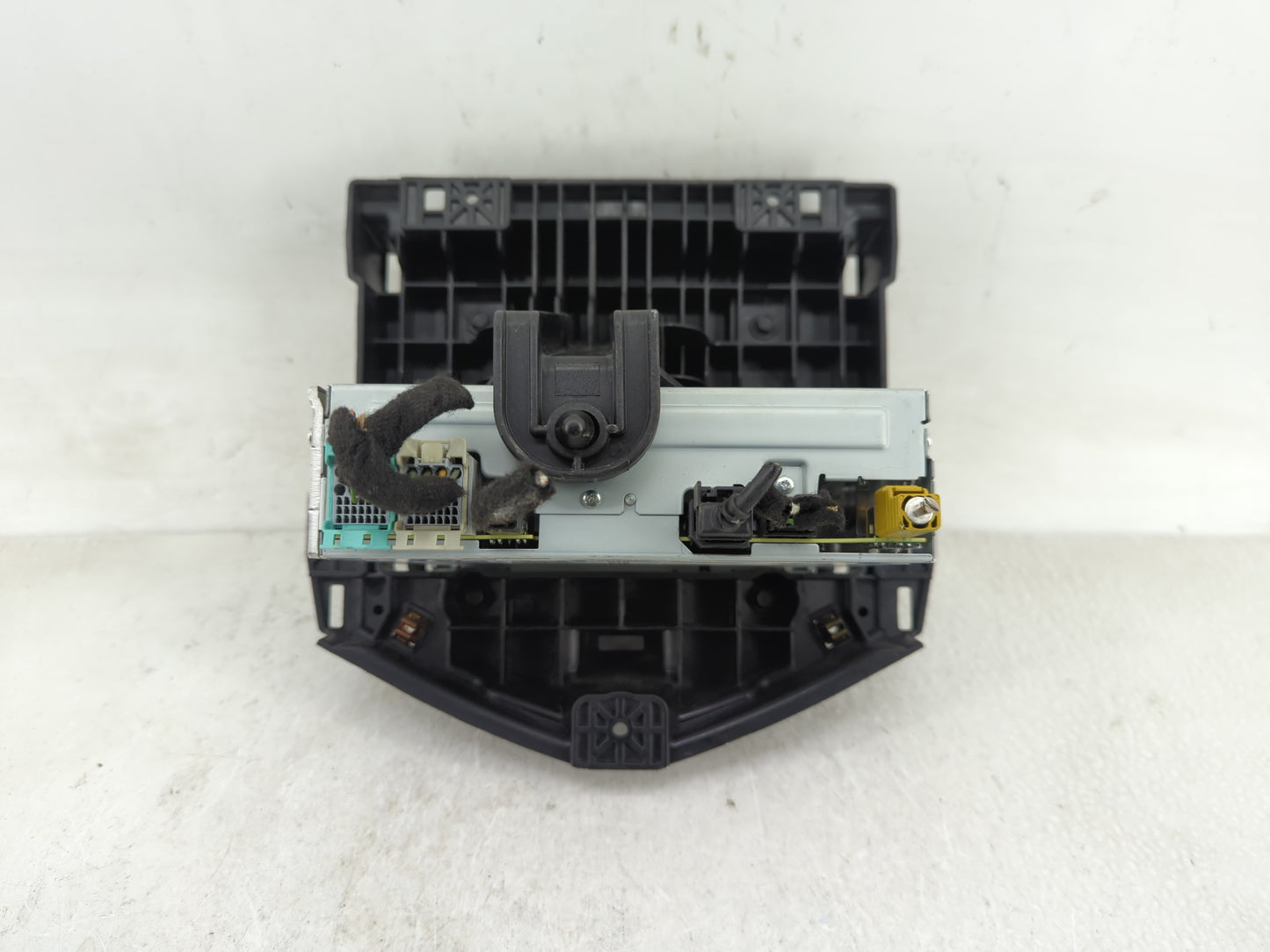 2018-2019 Chevrolet Trax Radio AM FM Cd Player Receiver Replacement P/N:84371468 Fits Fits 2018 2019 OEM Used Auto Parts - O