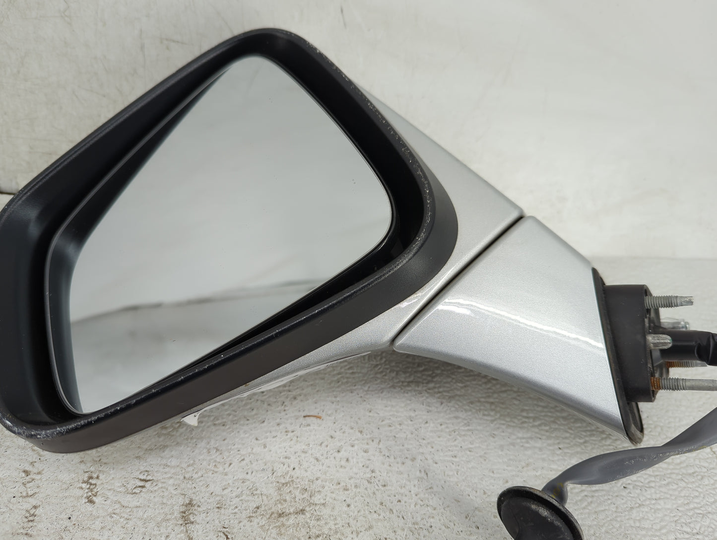 2017-2020 Chevrolet Trax Driver Side View Mirror - Left Door Mirror OEM Used - Oemusedautoparts1.com