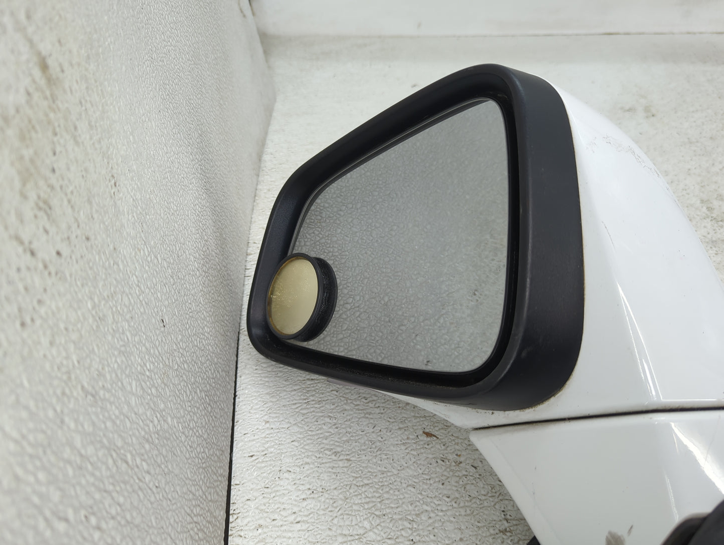 2017-2020 Chevrolet Trax Driver Side View Mirror - Left Door Mirror OEM Used - Oemusedautoparts1.com