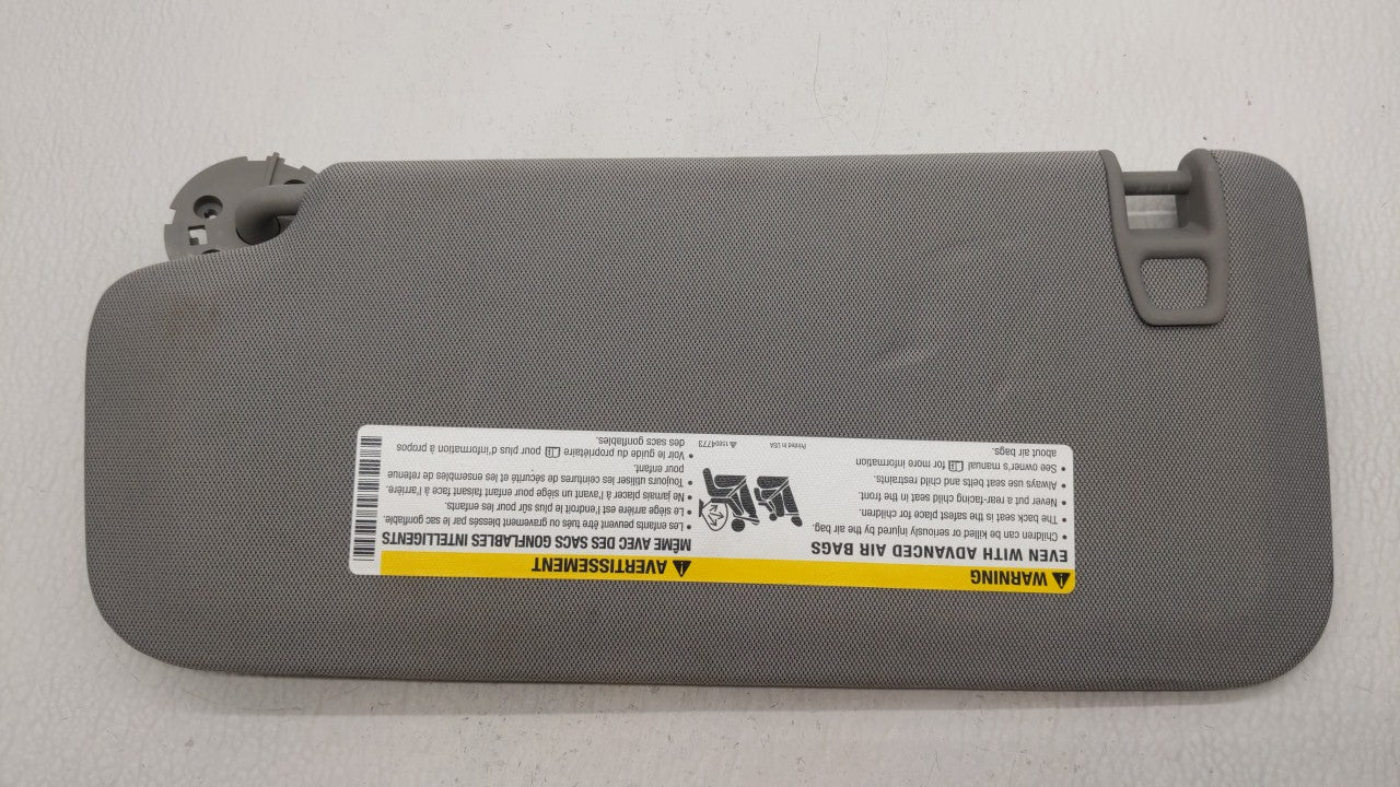 2017-2018 Chevrolet Trax Sun Visor Shade Replacement Passenger Right Mirror Fits Fits 2017 2018 OEM Used Auto Parts - Oemuse