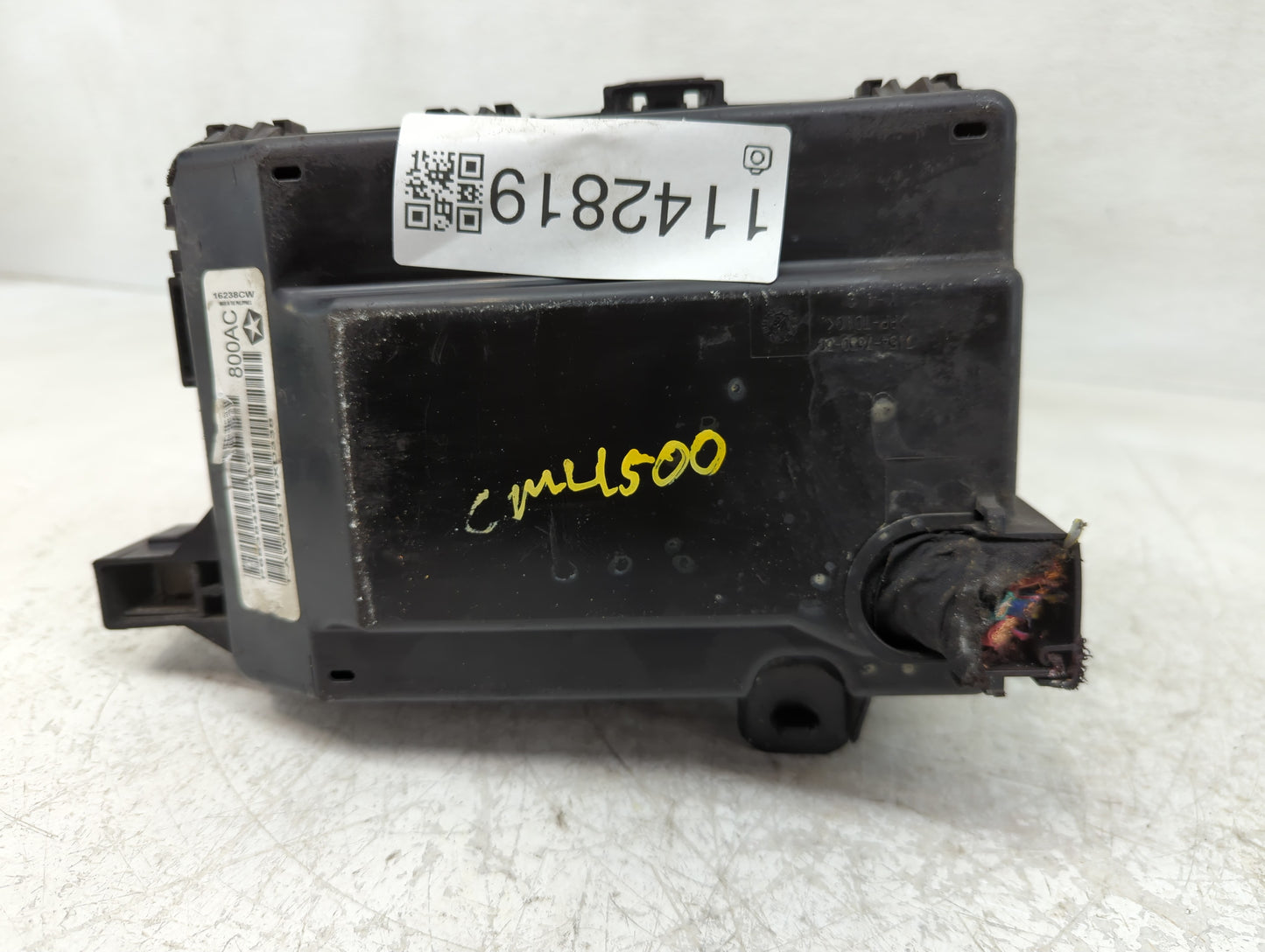 2019 Chrysler 300 Fusebox Fuse Box Panel Relay Module P/N:P68384800AC Fits OEM Used Auto Parts - Oemusedautoparts1.com