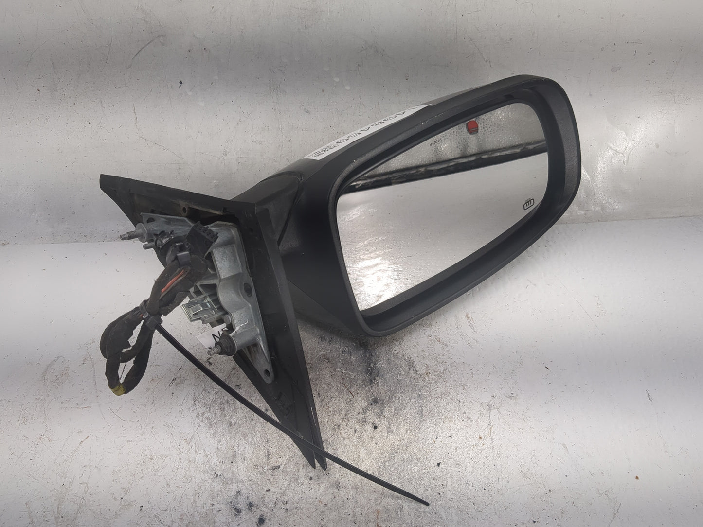2015-2022 Chrysler 300 Driver Side View Mirror - Left Door Mirror OEM Used - Oemusedautoparts1.com