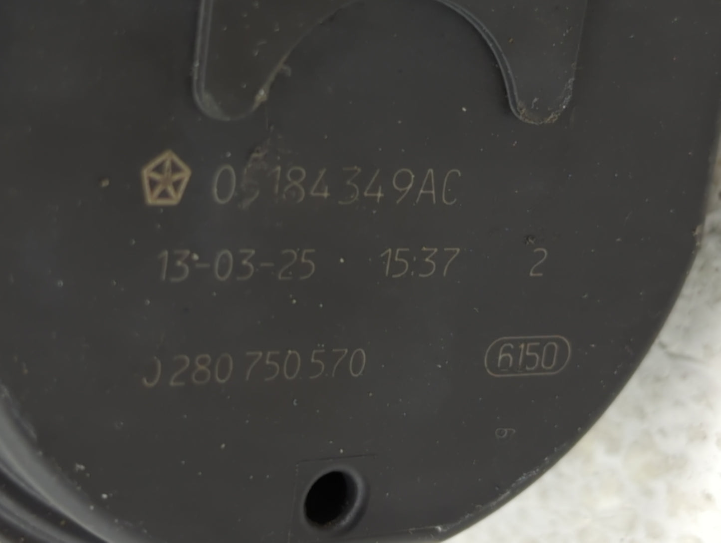 2017 Chrysler Pacifica Throttle Body P/N:05184349AD 05184349AC Fits Fits 2011 2012 2013 2014 2015 2016 2018 2019 OEM Used Au