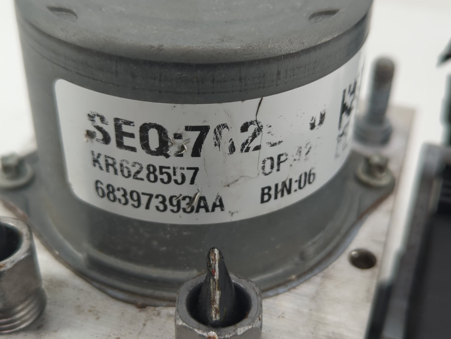2019-2020 Chrysler Pacifica ABS Pump Control Module Replacement P/N:68397393AA 269 769 Fits Fits 2019 2020 OEM Used Auto Par