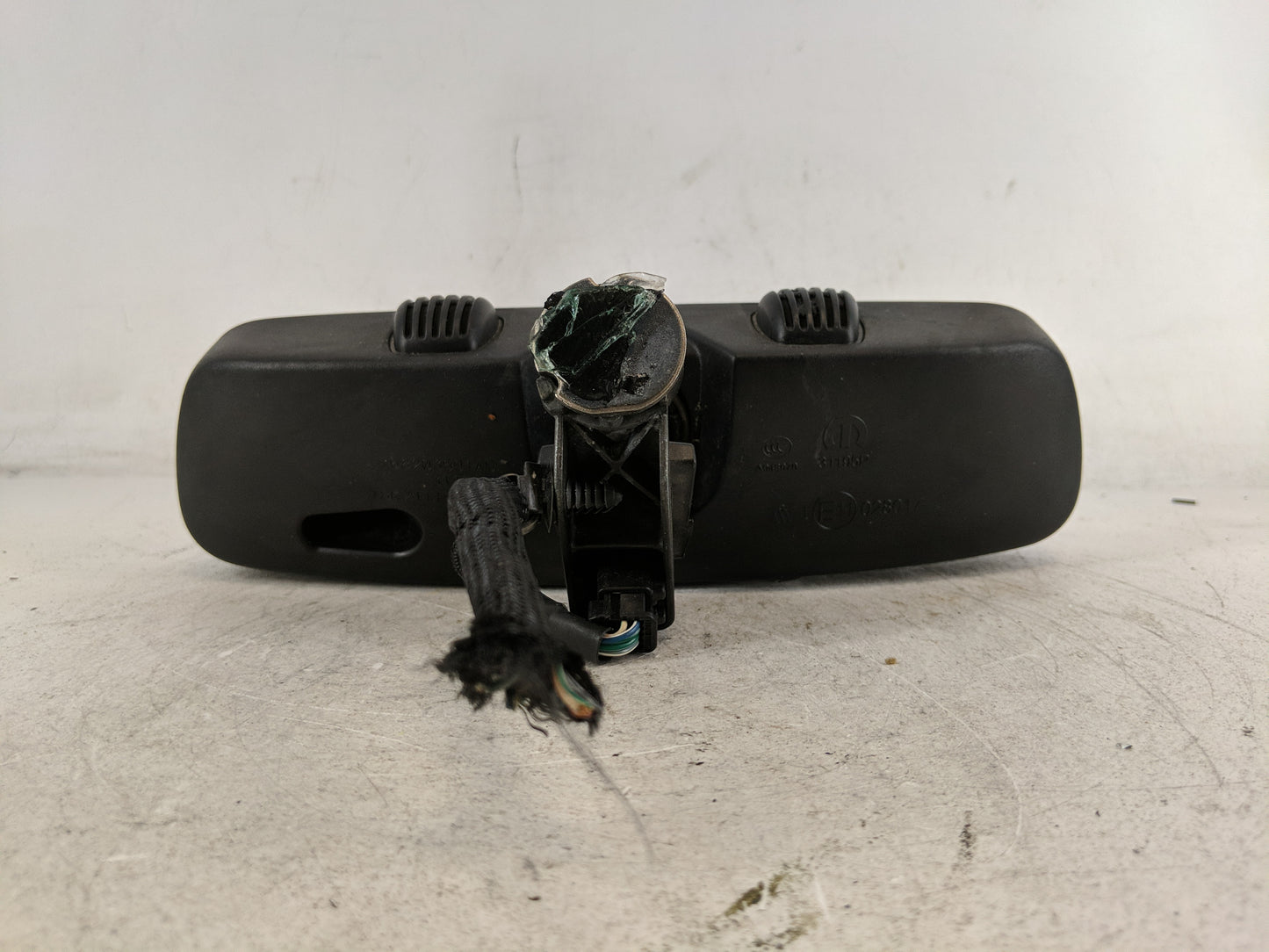 2019 Dodge Caravan Interior Rear View Mirror Replacement OEM Fits Fits 2018 2020 OEM Used Auto Parts - Oemusedautoparts1.com